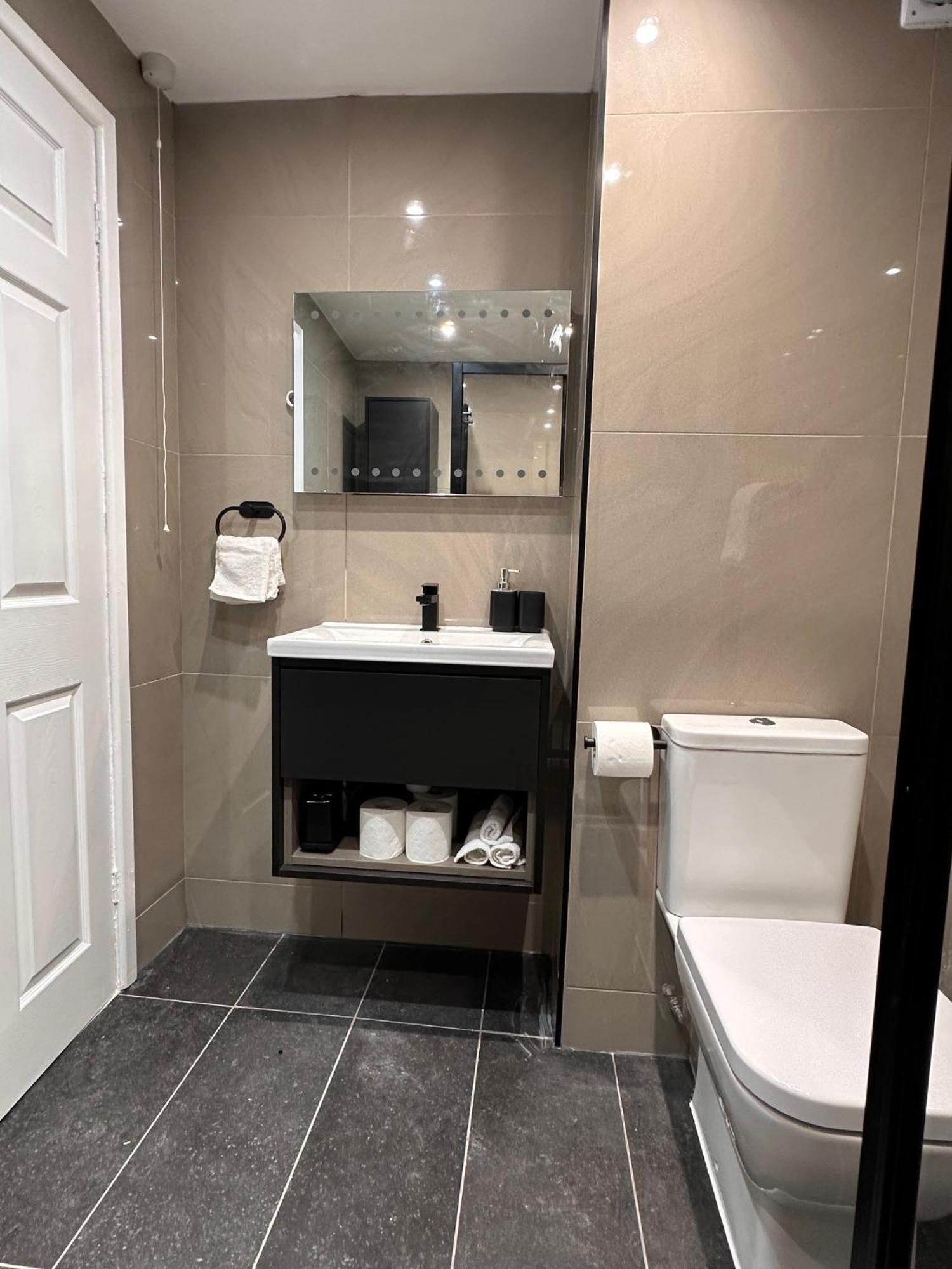 R1 - Private Room In Modern Shared Apartment, Each With Kitchenette, Central Birmingham Esterno foto